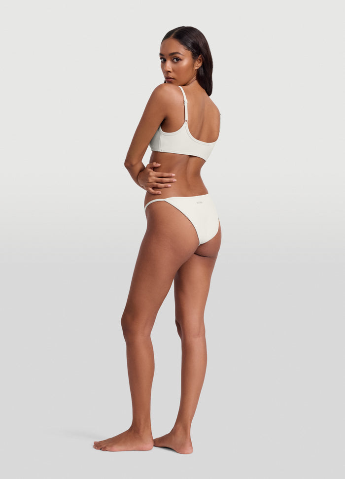 Low Waist V-Cut Briefs