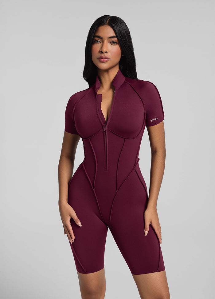 بدلة Catsuit القصيرة الأنيقة 