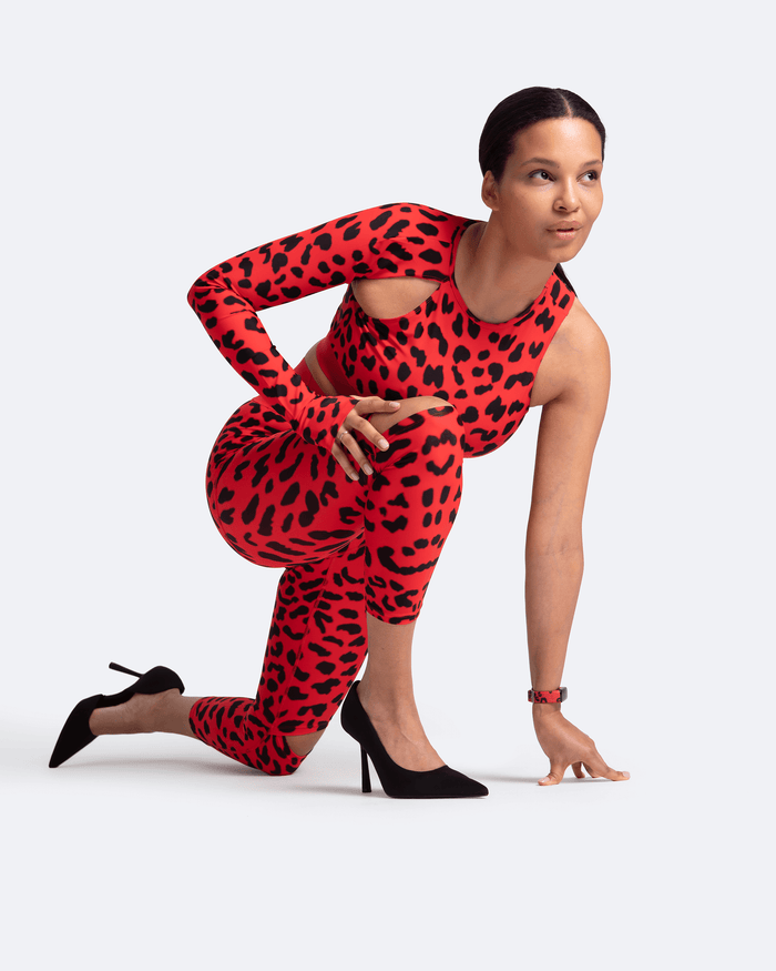Hochgeschnittene Leggings mit Knieschlitzen